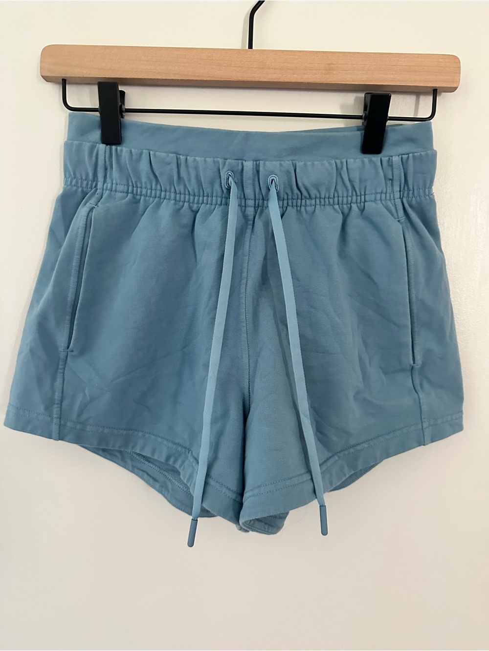 Lululemon High Waist Soft Casual Drawstring Shorts in Light Gray Blue W Pockets